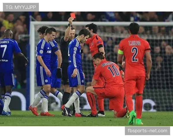 红牌停赛规则拆解：不同比赛红牌后禁赛时间怎么计算？