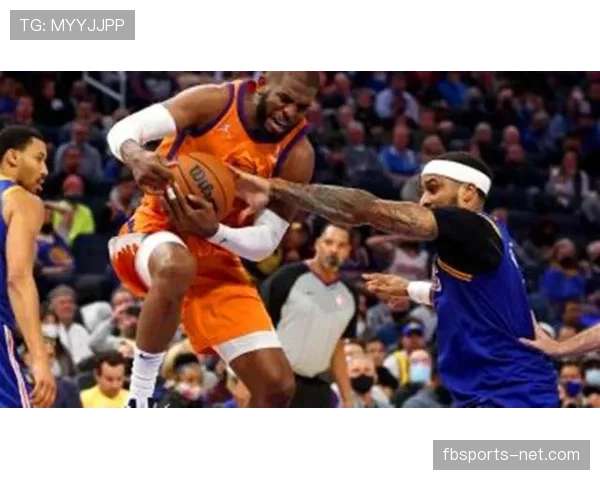 加里·佩顿无球跑动制造错位，防守压迫改变对手进攻节奏