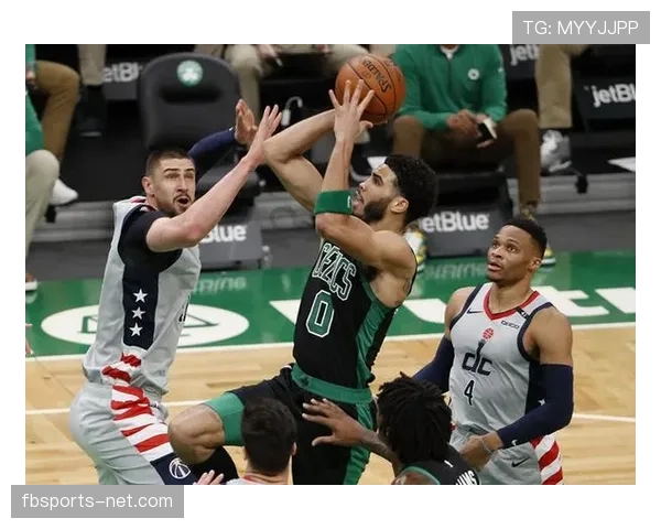 普里查德无球跑动效率提升，成绿军外线关键拼图