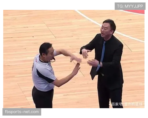 球队犯规累计规则是什么？详解NBA与FIBA的判罚机制及临界点处理方式