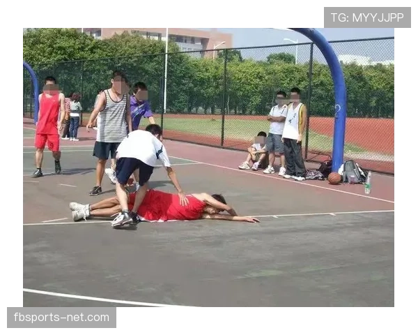 篮球规则中双方犯规的判定依据与后续球权处理流程详解